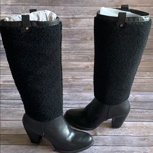 UGG Australia Ava Exposed Fur Black Boots